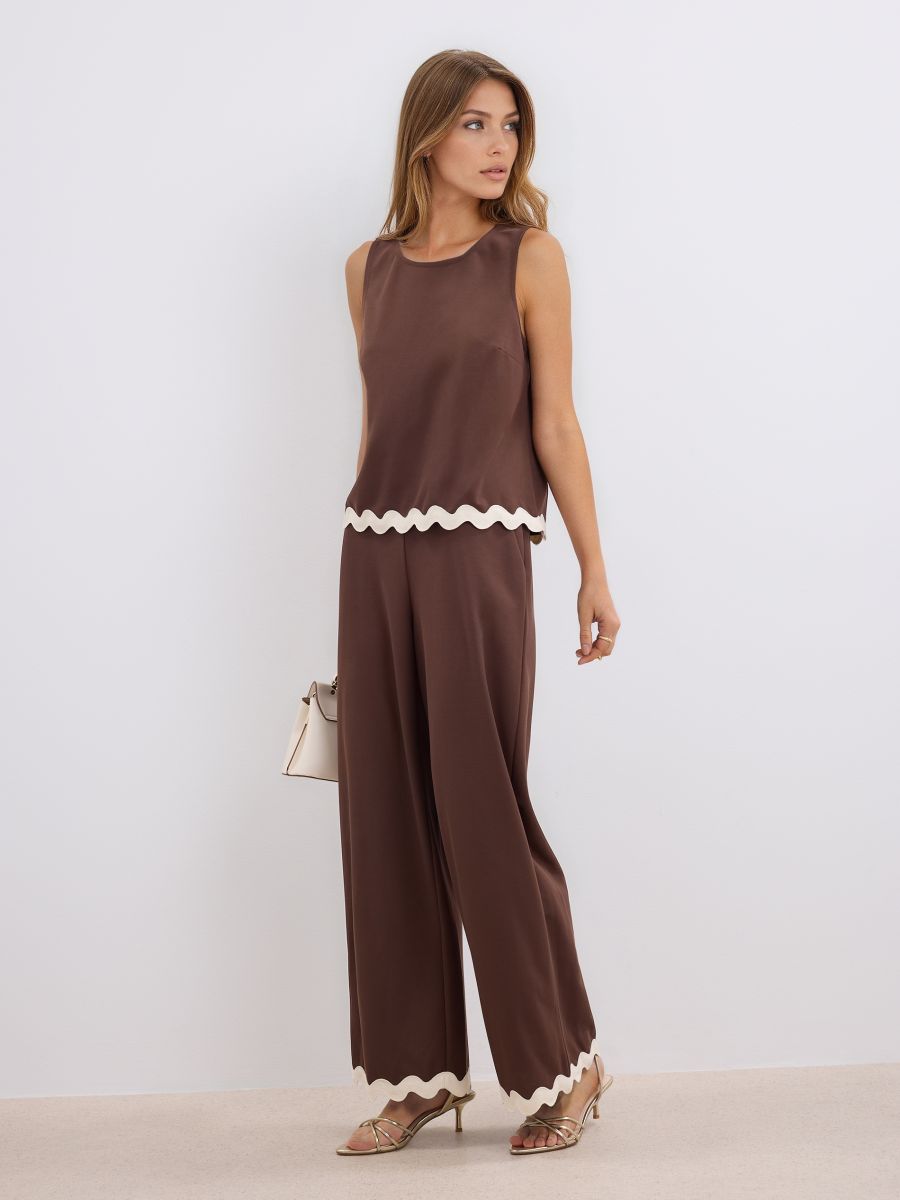 Spodnie z szeroką nogawką - brązowy - MOHITO