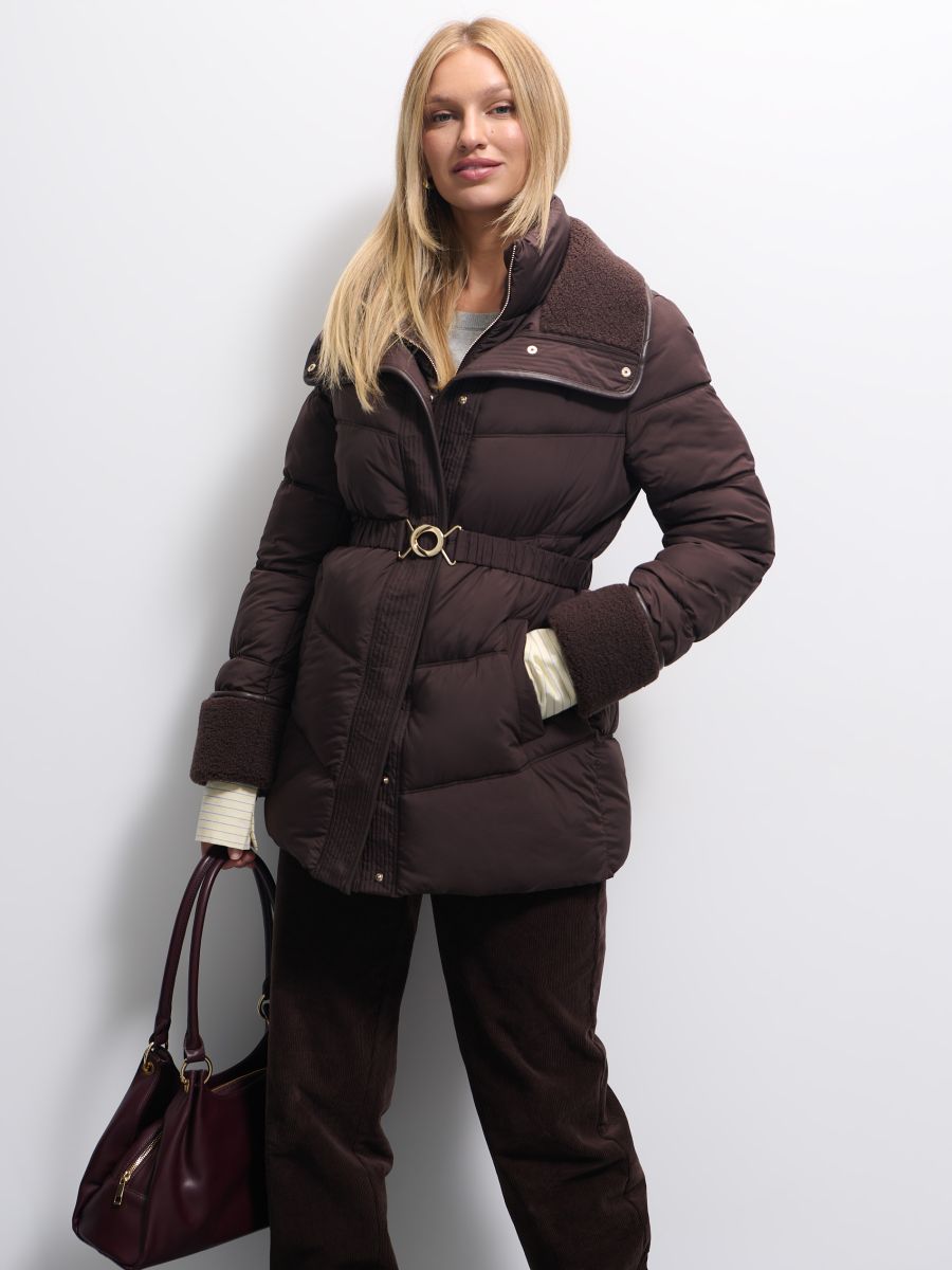 rgf29 Brązowa Pudełkowa Kurtka Zdobiona Pikowanymi Przeszyciami z