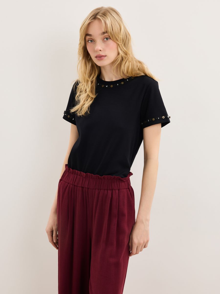 T-shirt z aplikacją - czarny - MOHITO