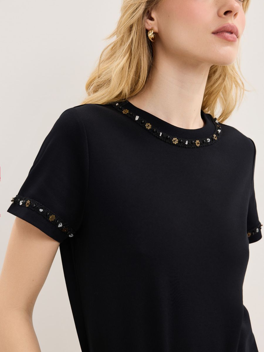 Тениска с апликация