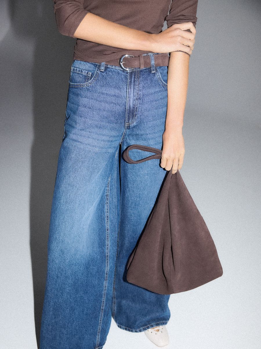 Skórzana ciemnobrązowa torebka - ciemnobrązowy - MOHITO