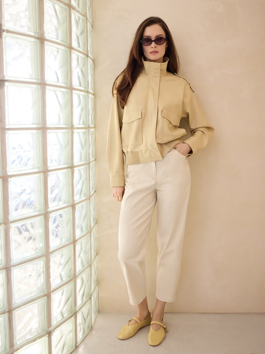 Kremowe spodnie barrel - kremowy - MOHITO