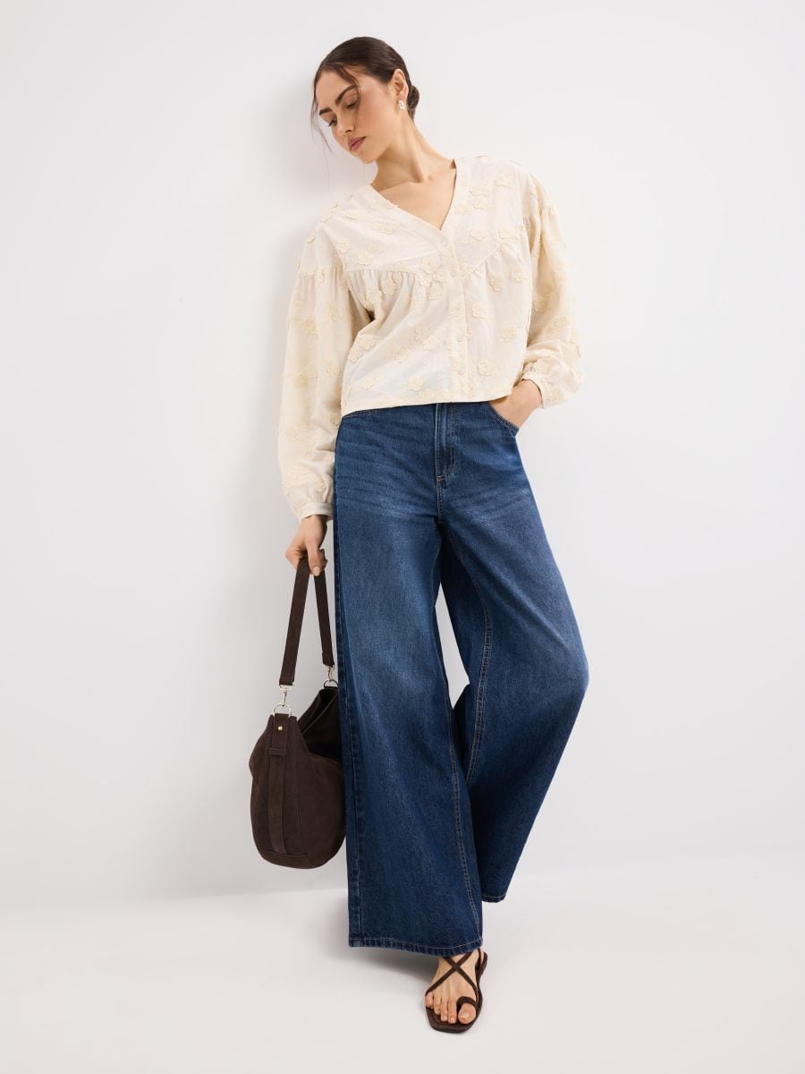 Kremowa bluzka z haftem Kremowa bluzka z haftem - kremowy - MOHITO