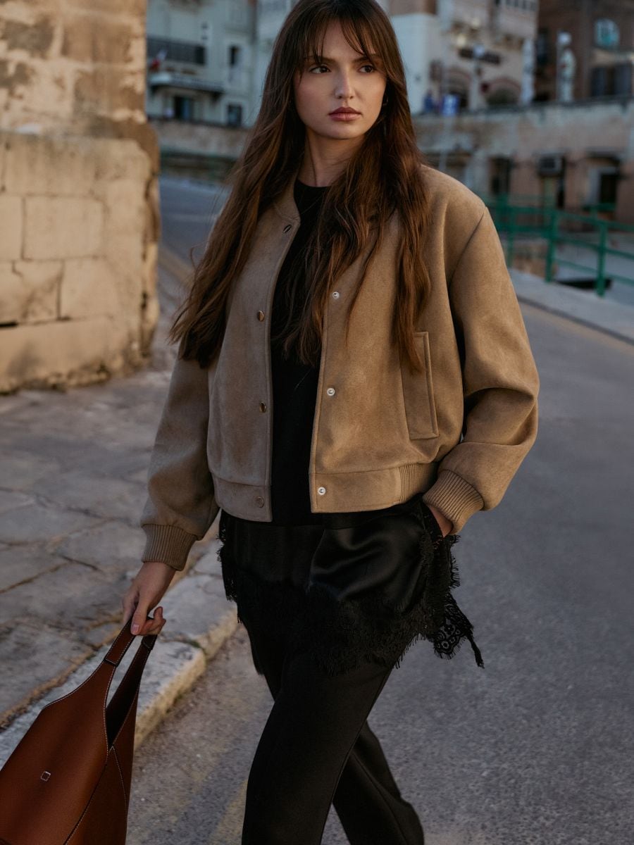 Kurtka bomberka - beżowy - MOHITO