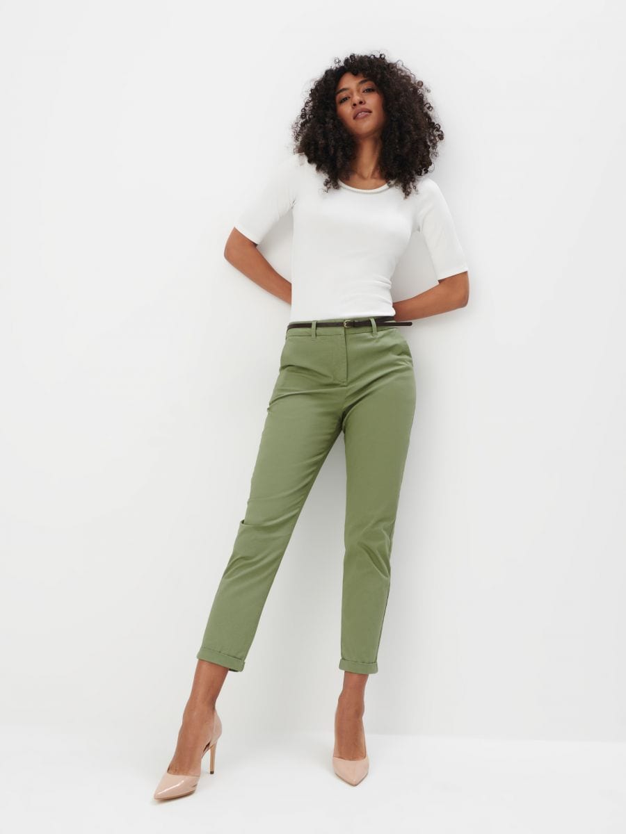Zielone spodnie cygaretki z paskiem - zielony - MOHITO