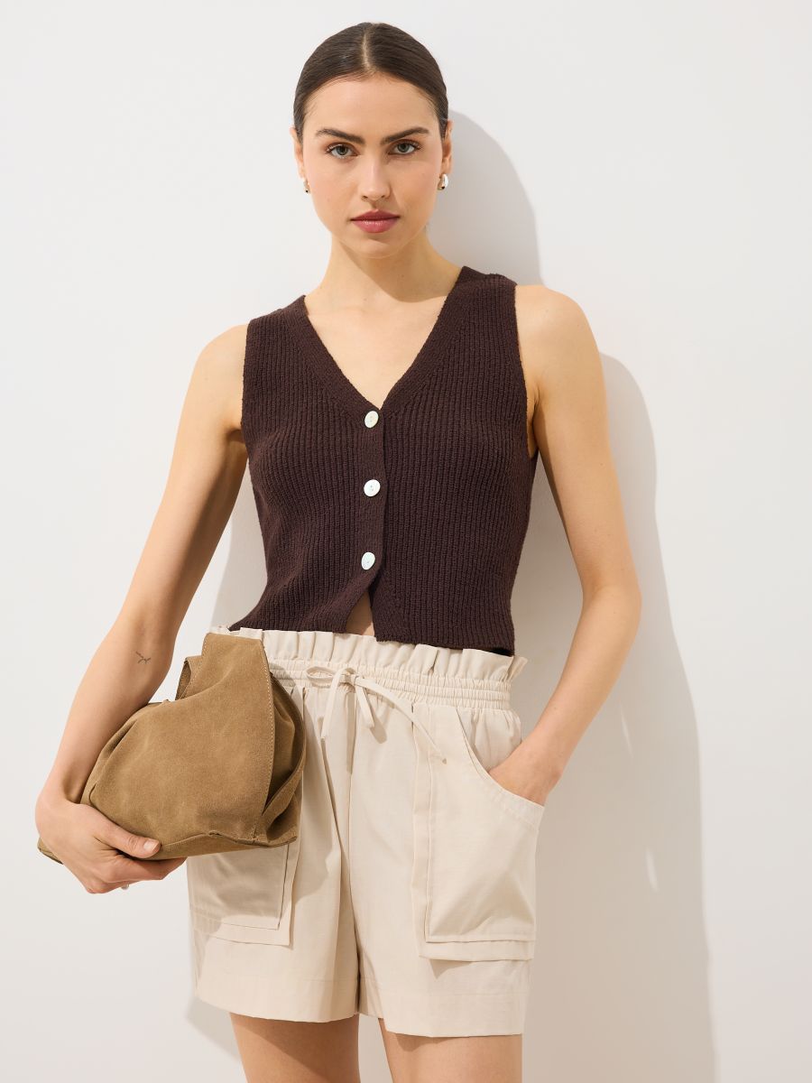 Szorty z lyocellem - kremowy - MOHITO