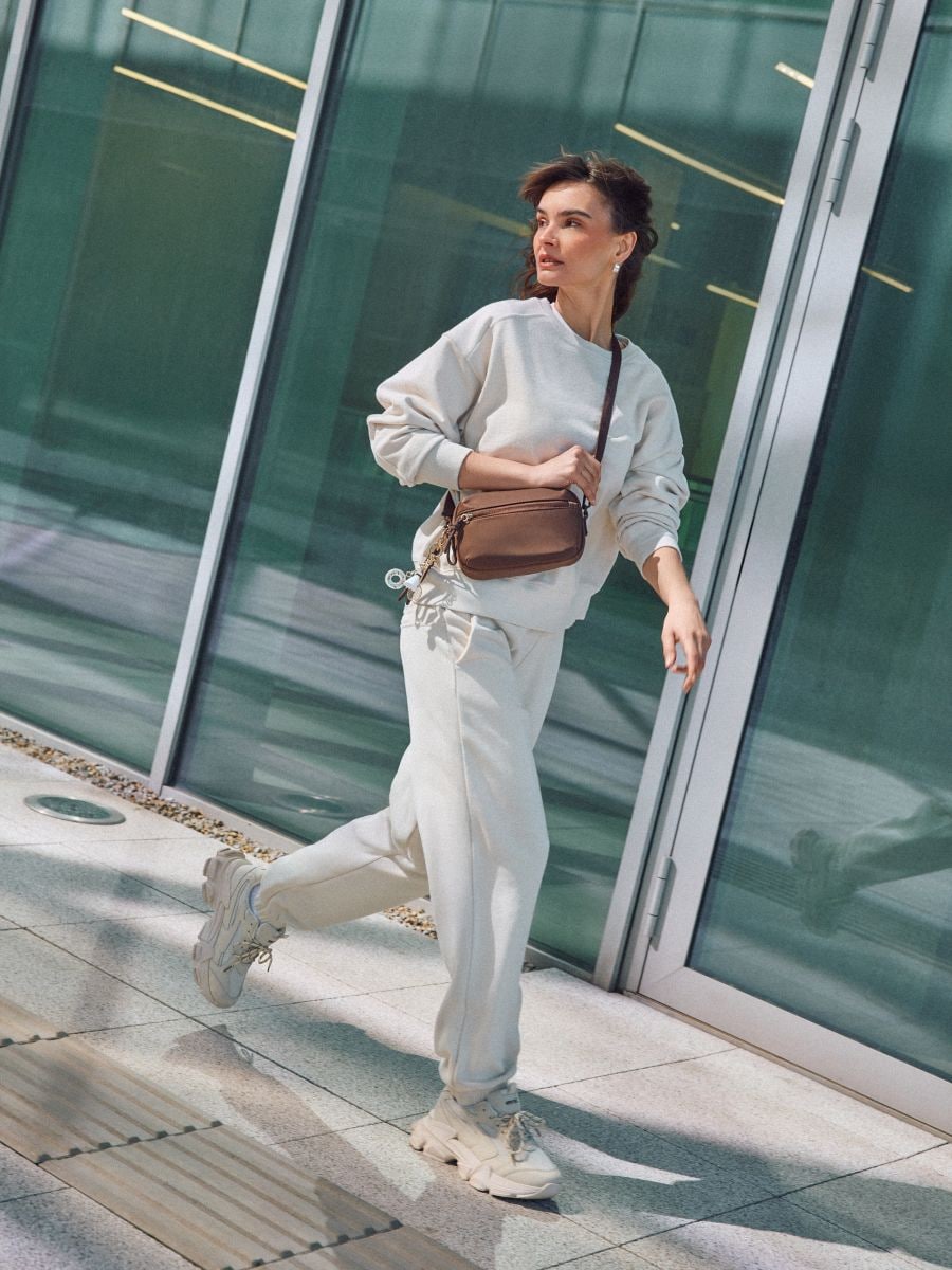 Spodnie dresowe - beżowy - MOHITO