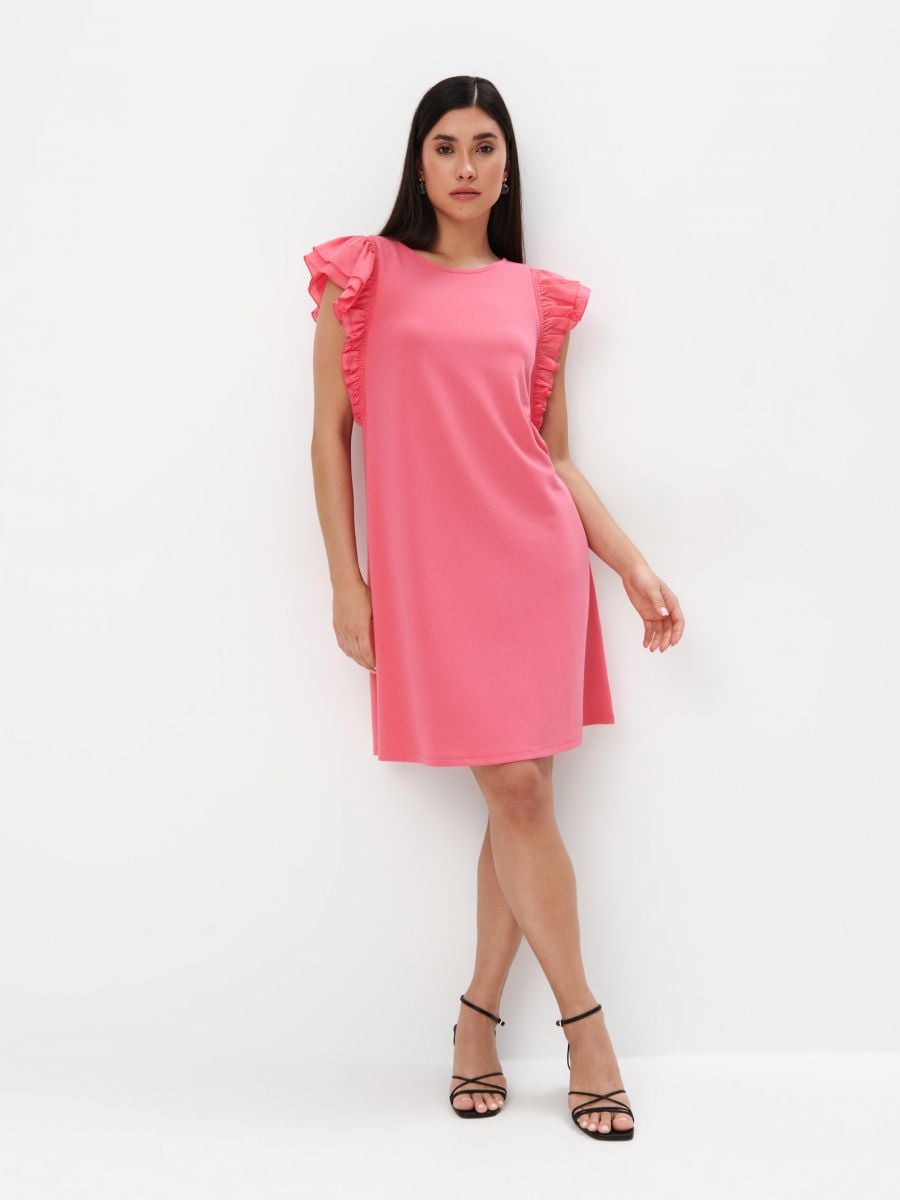 Trapezowa różowa sukienka mini - różowy - MOHITO