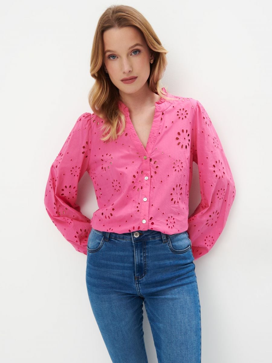 Różowa bluzka z angielskim haftem - różowy - MOHITO
