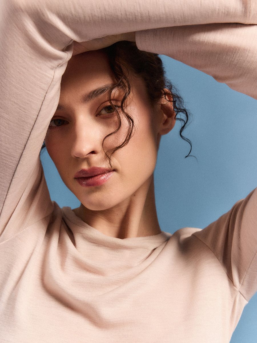 Wełniana beżowa bluzka Wełniana beżowa bluzka - beżowy - MOHITO