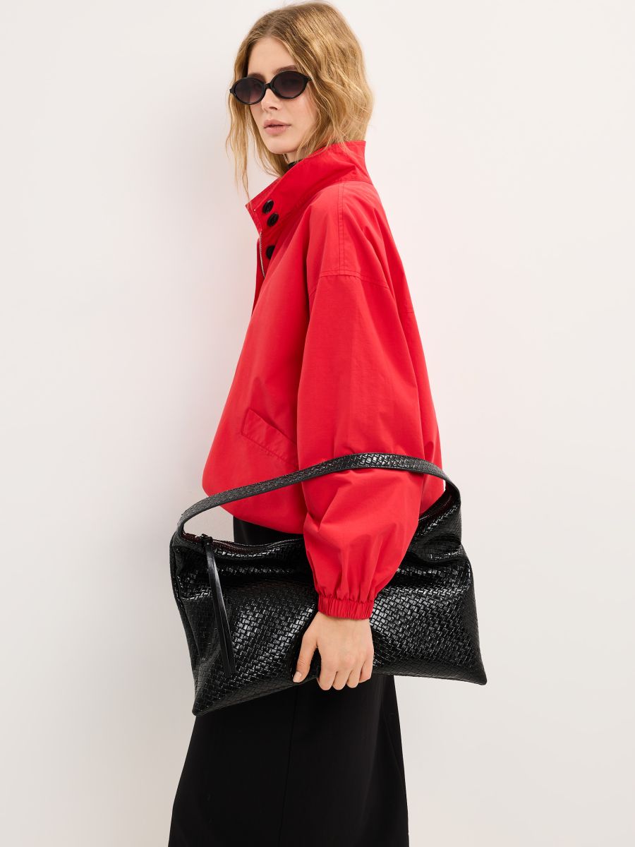 Czerwona kurtka z wysokim kołnierzem - czerwony - MOHITO