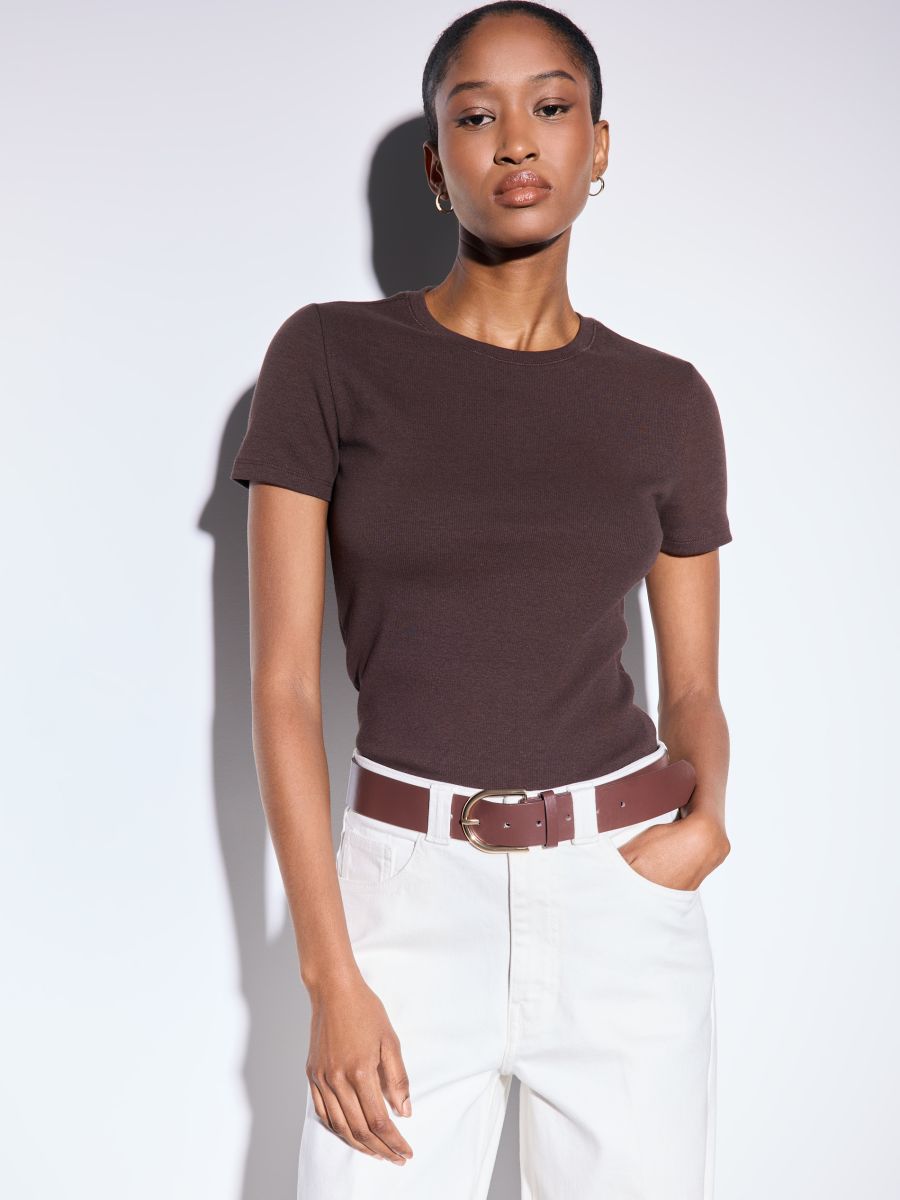 Brązowy t-shirt z krótkim rękawem Brązowy t-shirt z krótkim rękawem - brązowy - MOHITO