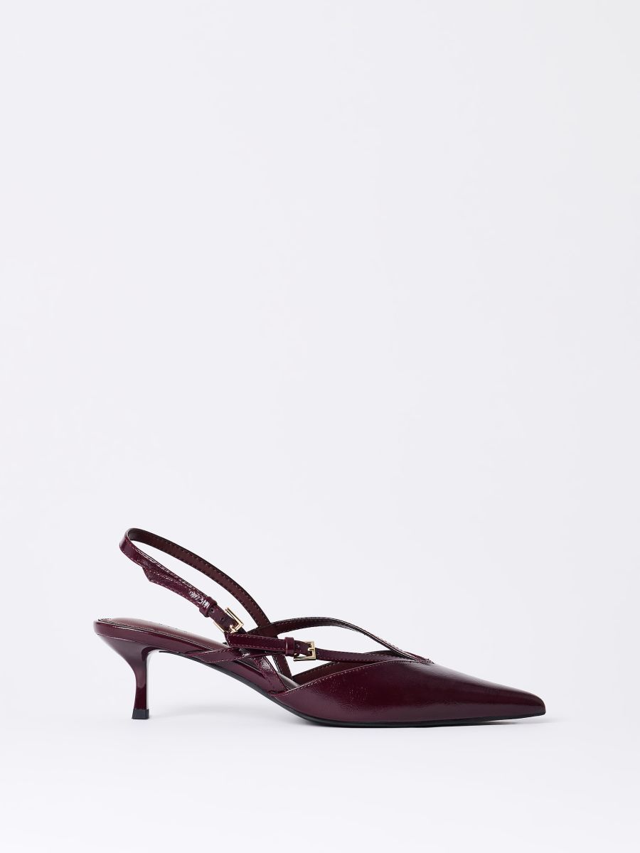 Туфлі на високих підборах