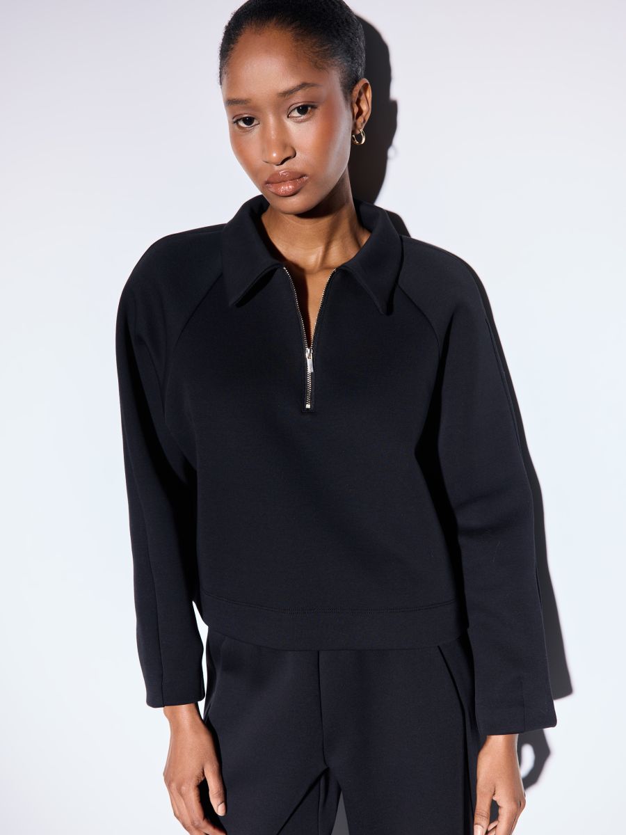 Czarna bluza z kołnierzykiem Czarna bluza z kołnierzykiem - czarny - MOHITO