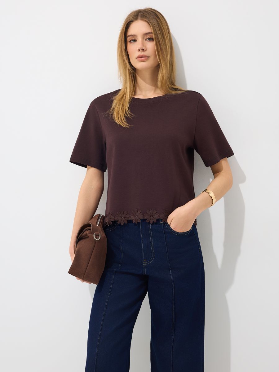 Bawełniana bluzka z haftem - ciemnobrązowy - MOHITO