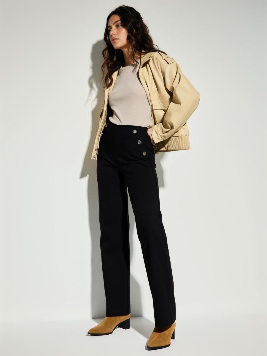 Czarne spodnie z szeroką nogawką Czarne spodnie z szeroką nogawką - czarny - MOHITO