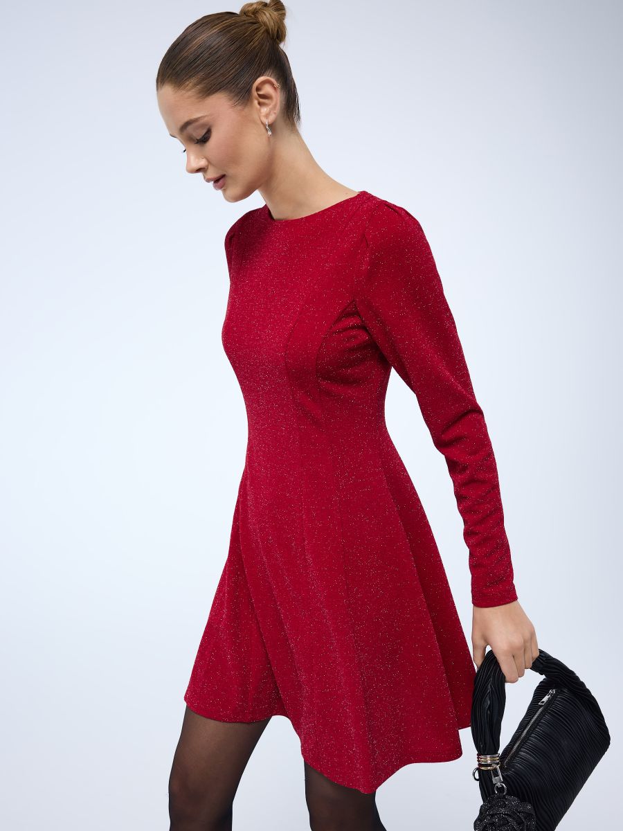 Sukienka mini z metalizowaną nitką - czerwony - MOHITO
