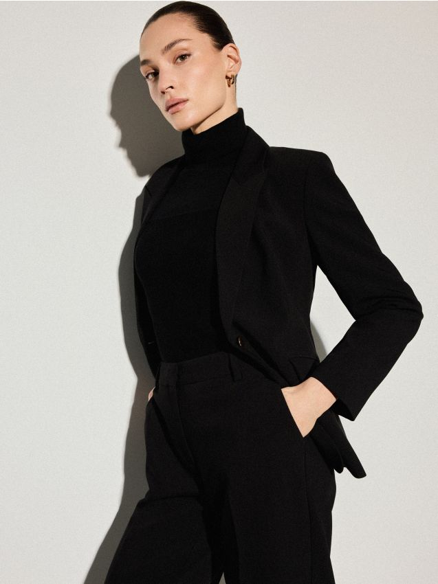 Sacou cu nasture decorativ