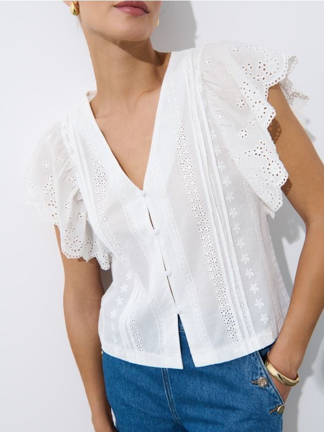 Cămașă albă cu volănașe