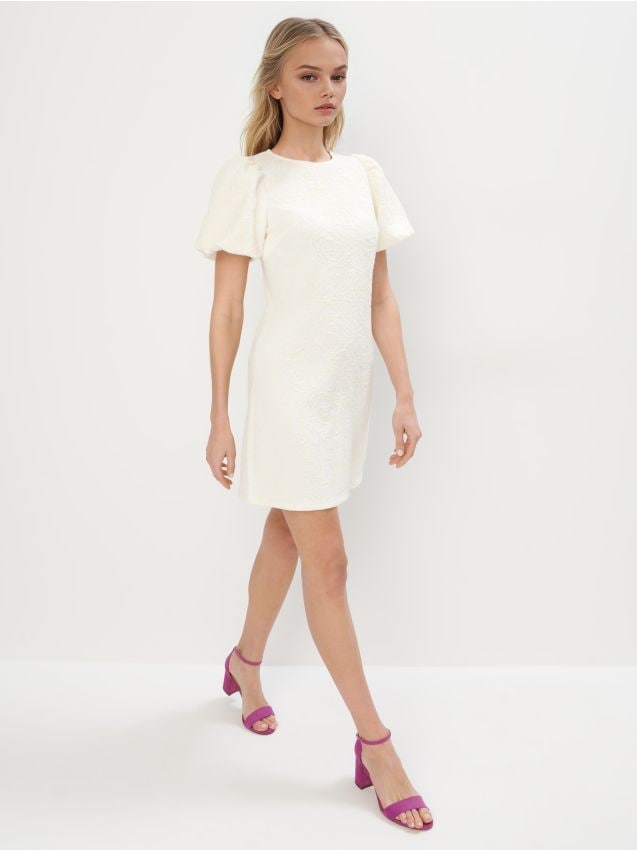 Rochie mini cu mâneci bufante