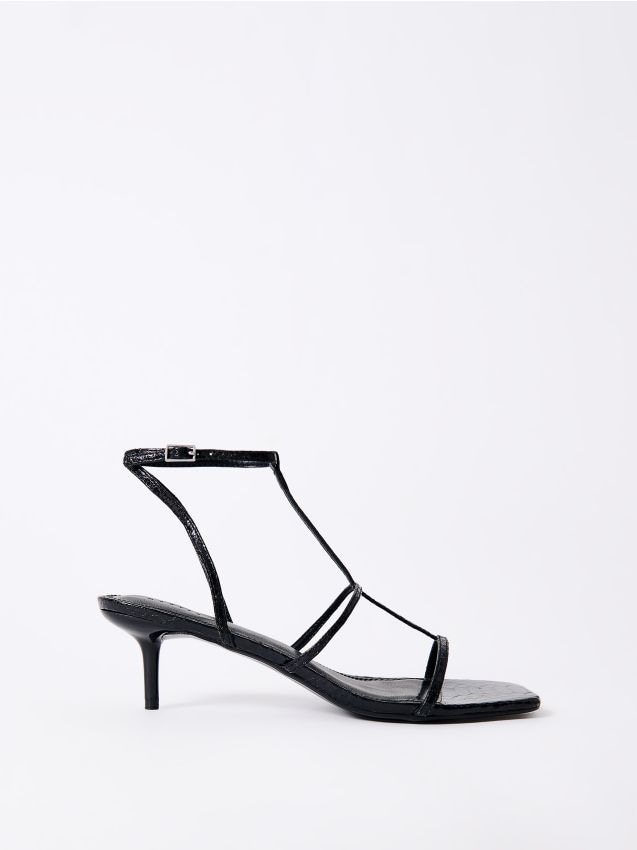 Sandale cu toc