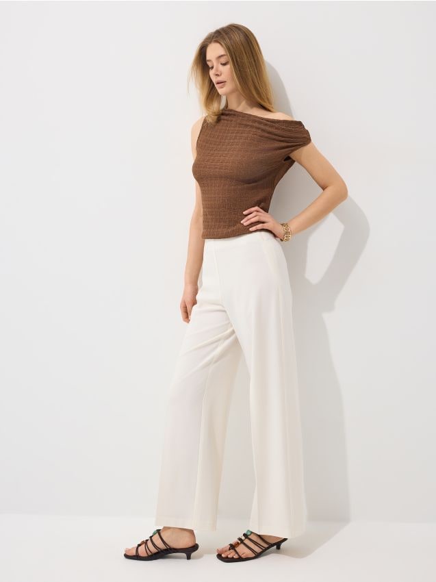 Pantaloni cu croi larg