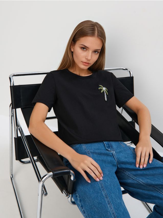 Bawełniany czarny t-shirt z aplikacją - MOHITO