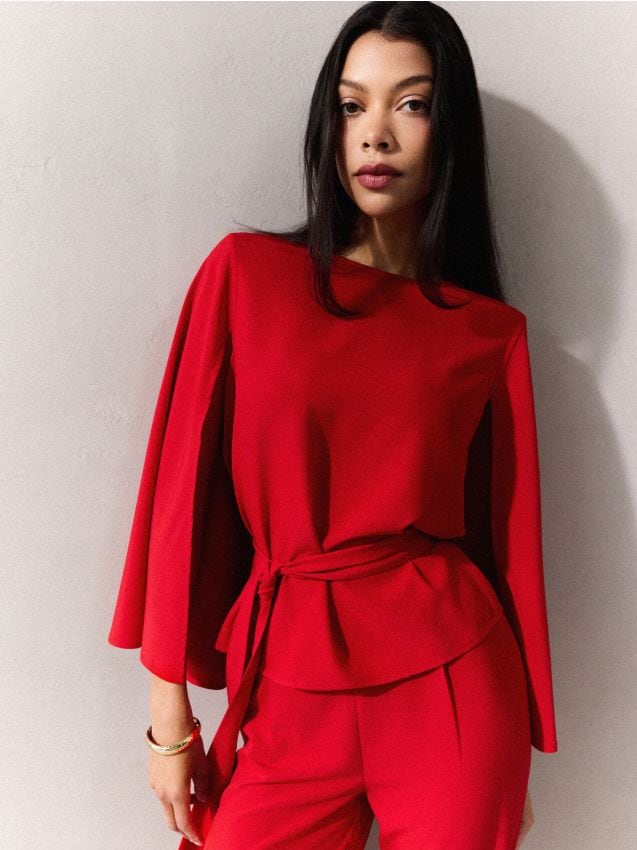 Bluză cu fundiță la gât