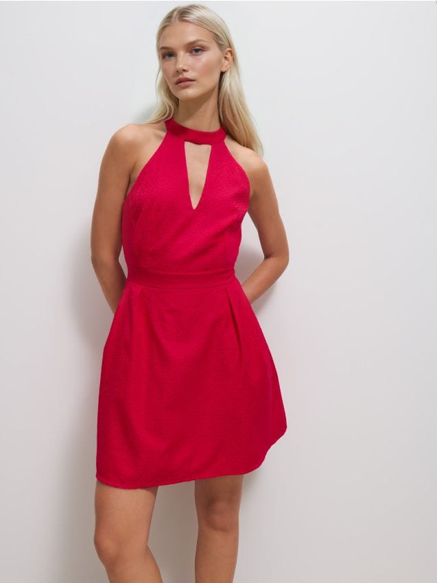 Rochie mini cu decolteu halter