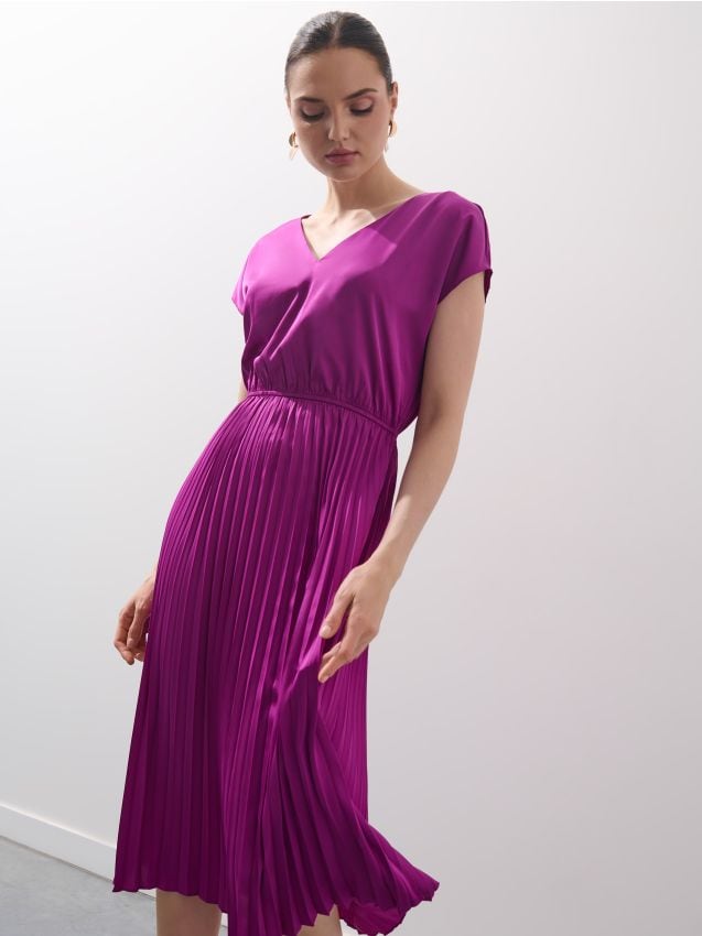 Rochie midi cu mânecă scurtă