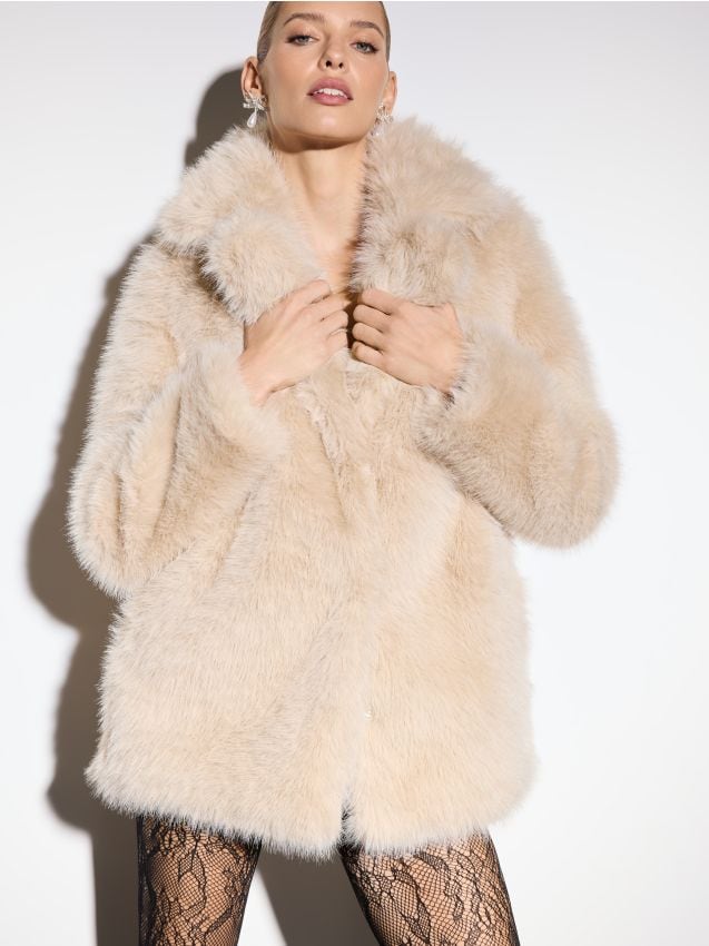 Mantou de blană artificială