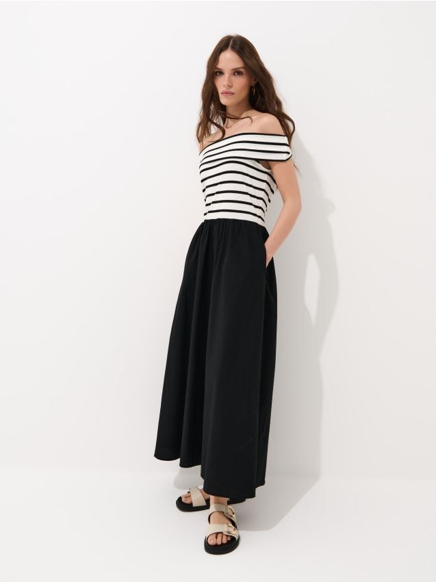 Rochie midi cu umerii goi