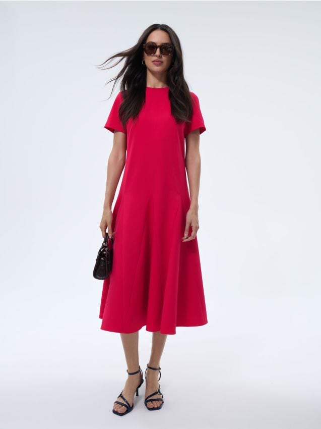 Rochie midi cu mânecă scurtă