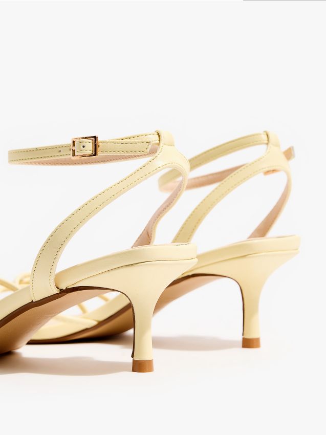 Sandale s visokim potpeticama