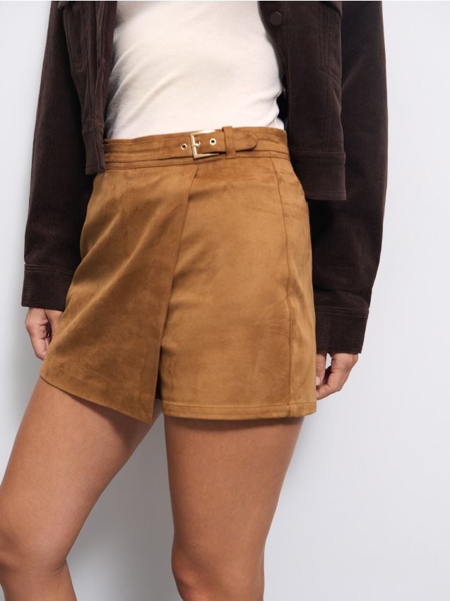 Pantaloni scurți-fustă