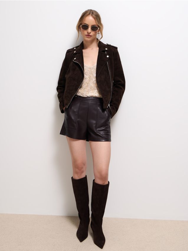 Pantaloni scurți cu talie înaltă