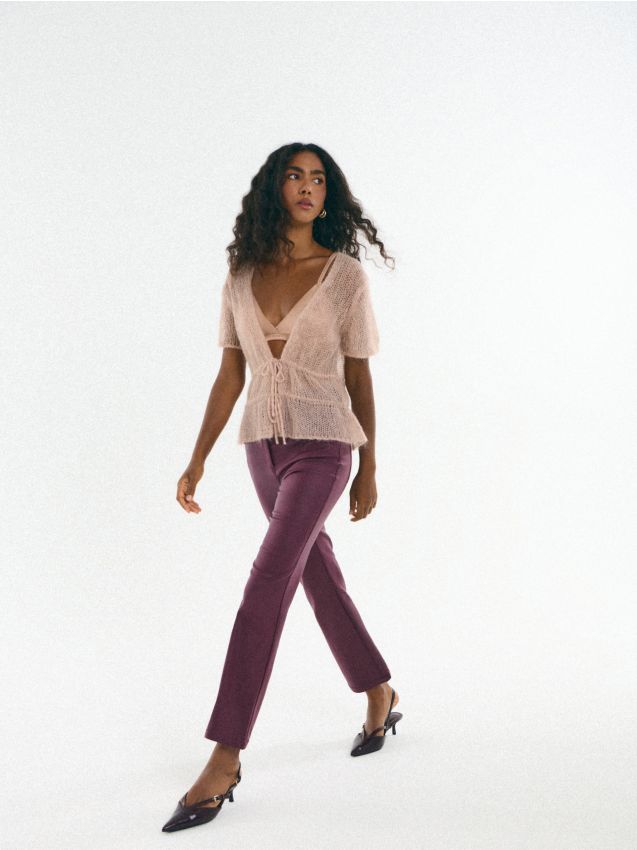 Pantaloni flare