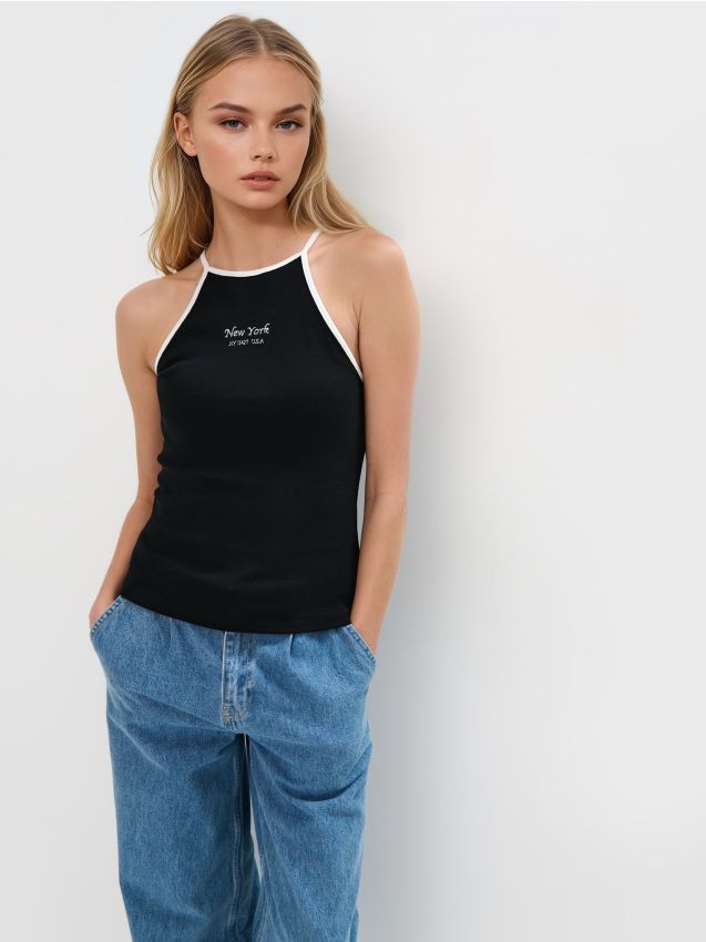 Top halter cu decolteu