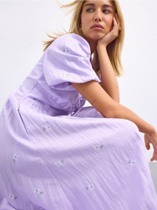 Rochie midi cu mâneci bufante