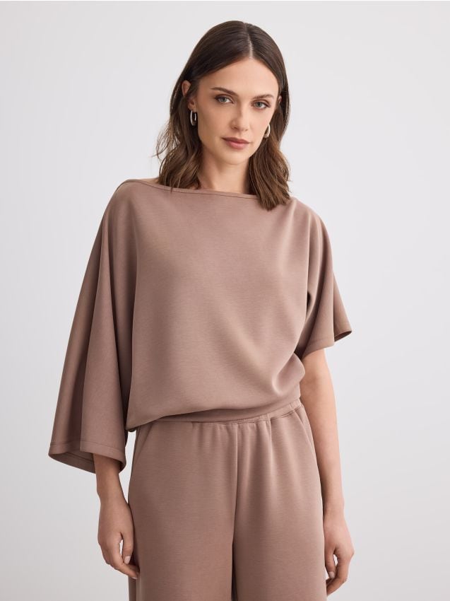Bluza z asimetričnim izrezom - bež