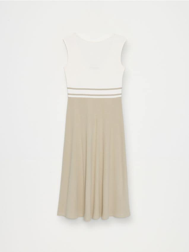 Rochie midi în forma literei A