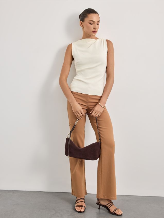 Pantaloni flare