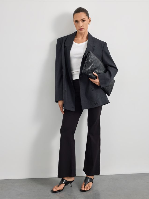 Pantaloni flare