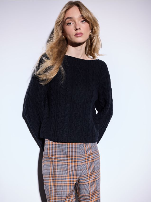Pulover cu model tricotat deosebit