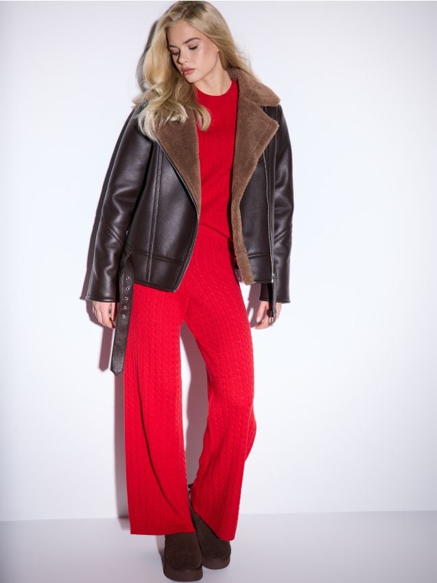 Pantaloni din tricot