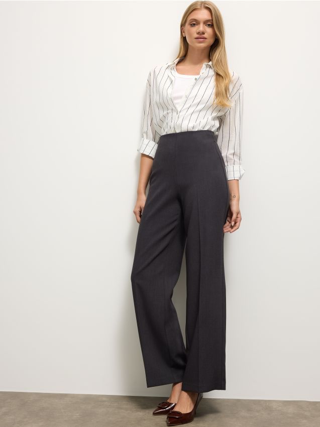 Pantaloni cu croi larg