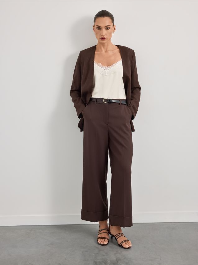 Pantaloni cu curea
