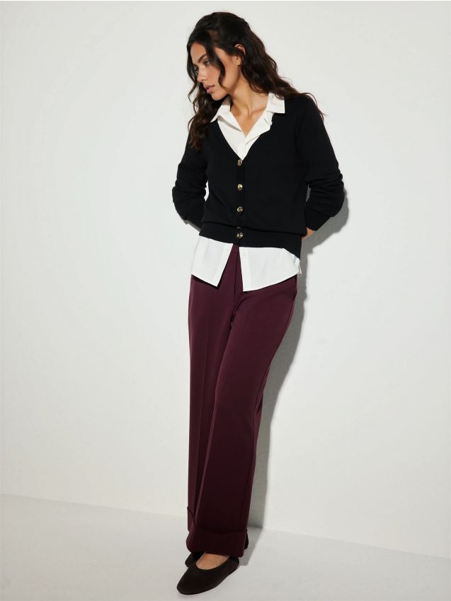 Pantaloni cu curea