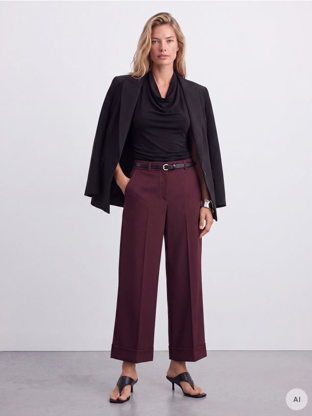Pantaloni cu curea