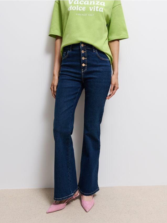 Blugi flare cu talie înaltă